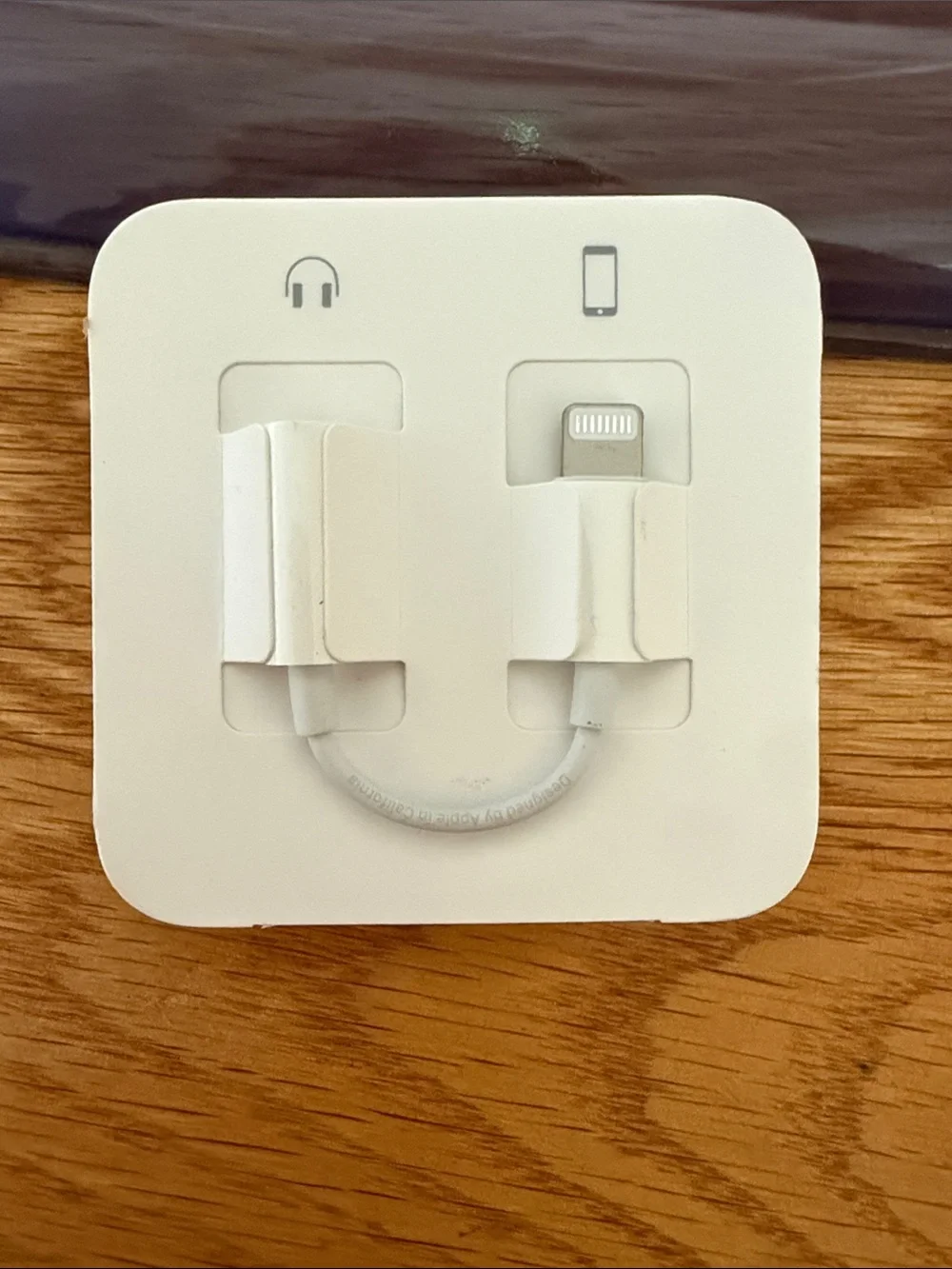 Apple White Earbud Headphones in original Retail Card with adapter